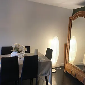 Duplex Meublé Hyper Centre St Cere 4 Pers + Lit Bb. Wifi. Appartement Saint-Céré